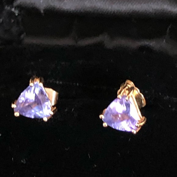 Tanzanite 14K trillion cut stud earrings - Picture 2 of 7